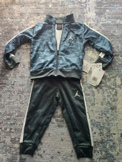 2T boy clothes and backpack