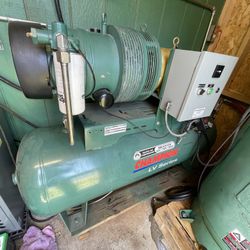 Rotary air compressor