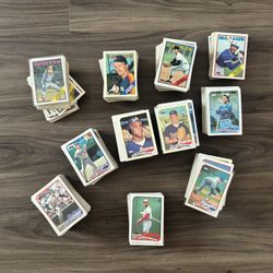 1000+ Vintage Topps Baseball Cards