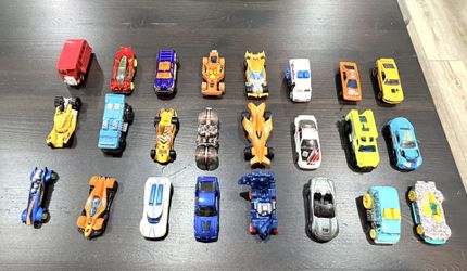 Hot Wheels Car Play Set with Track Pieces, Multicolor 2012 to 2018