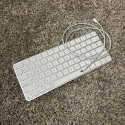 Apple Magic Keyboard A2450