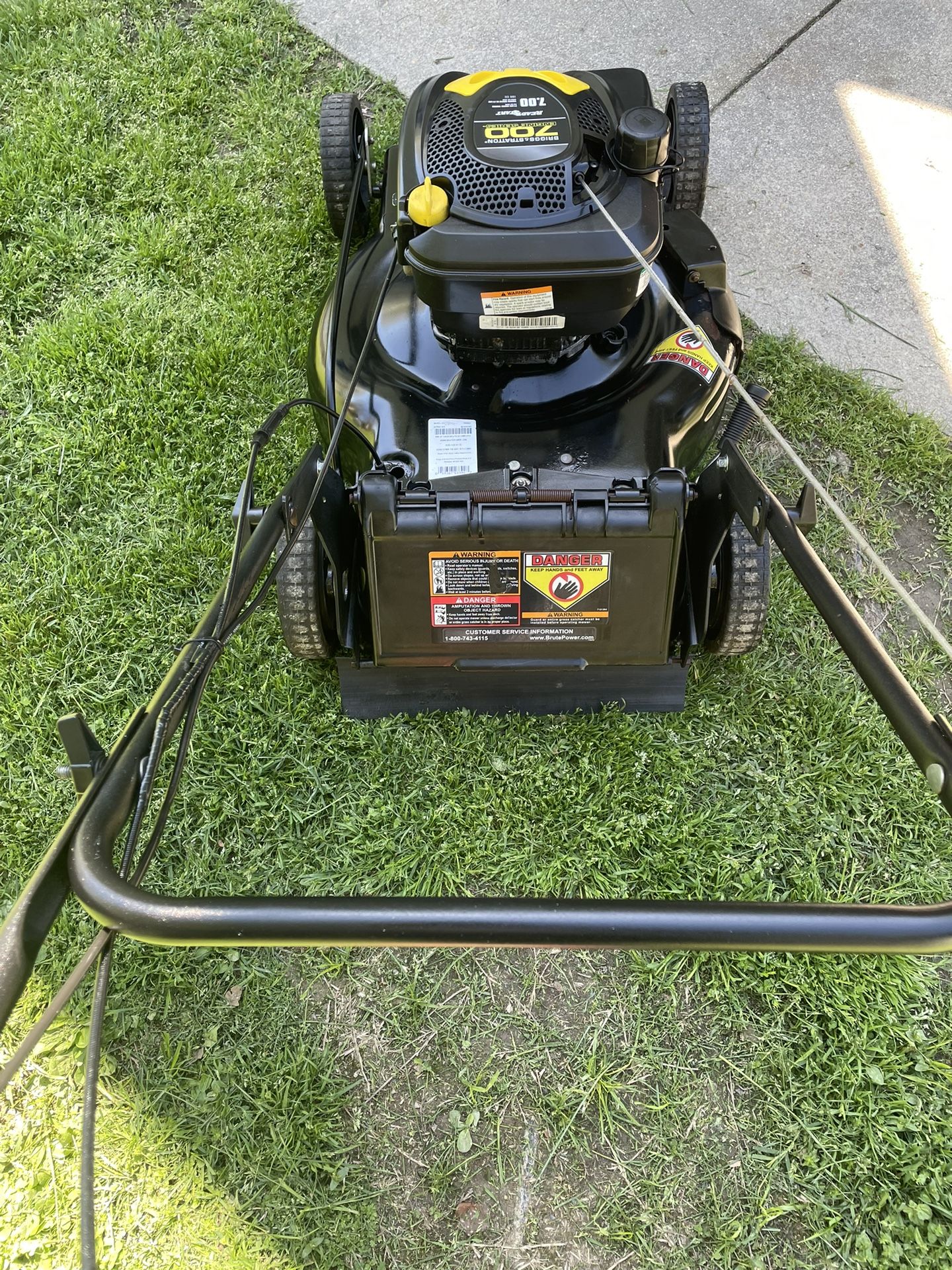 Brute 22 163cc Briggs Stratton SelfPropelled Mower