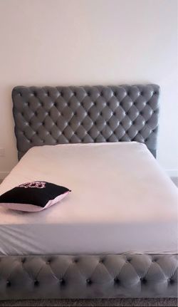 Bed frame brand new 2 months only