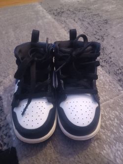 Kids jordan 1's