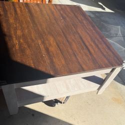 35”X35” Coffee Table.          FREE****FREE****