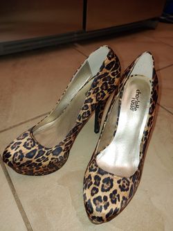 Beautiful pair of leopard print heels