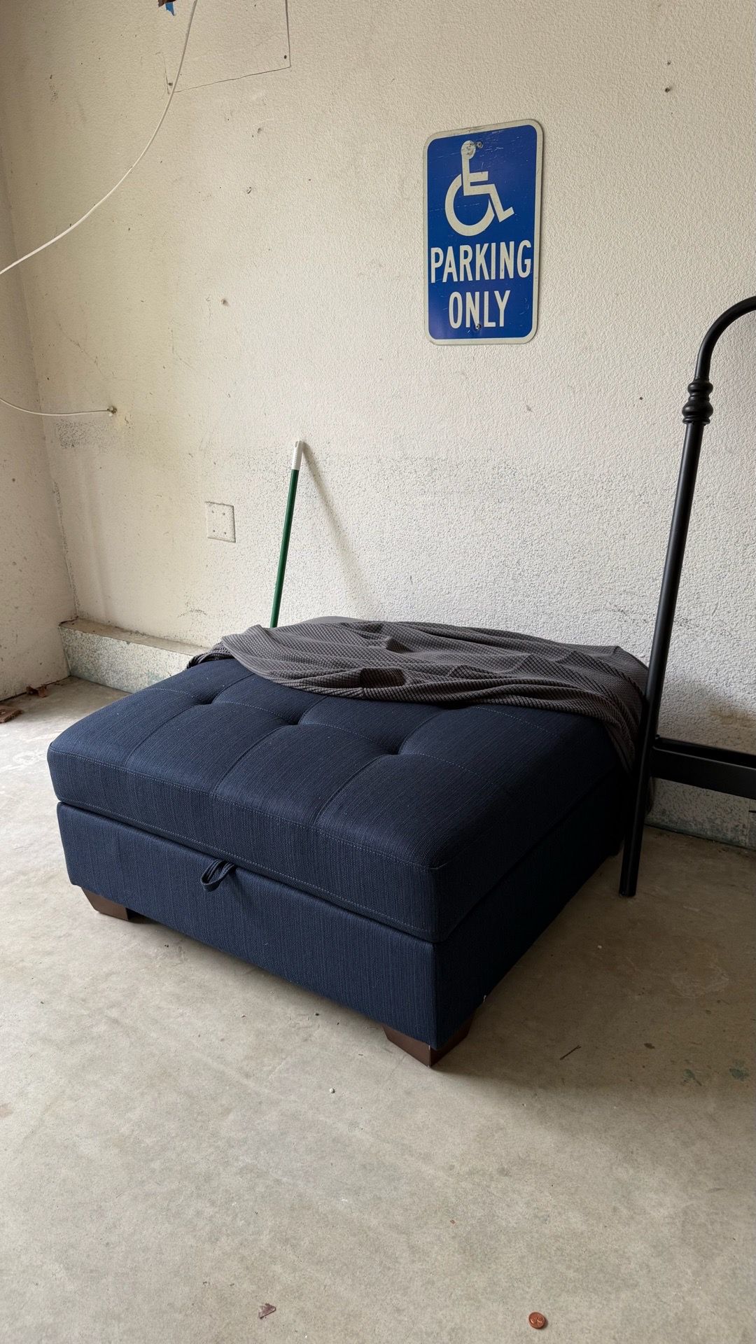 Free curbside