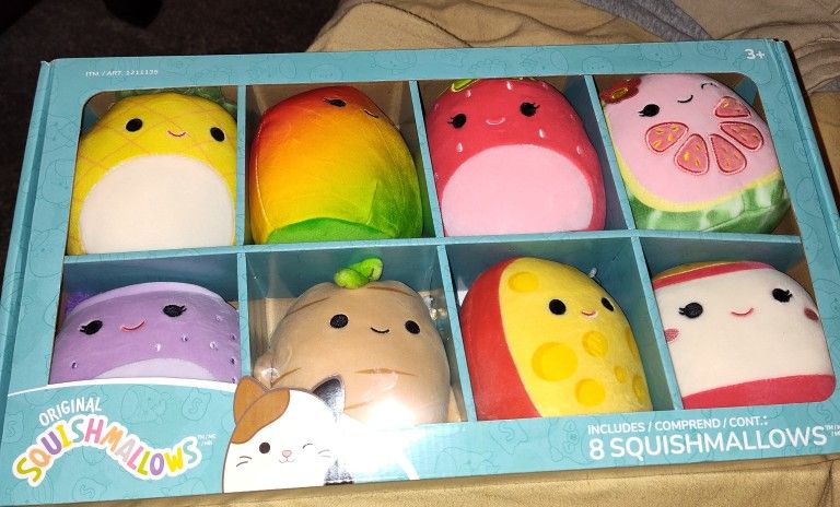 8 Small Squishmellows