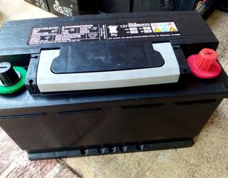 Johnson Controls group 94R / H7 car truck battery perfect condition