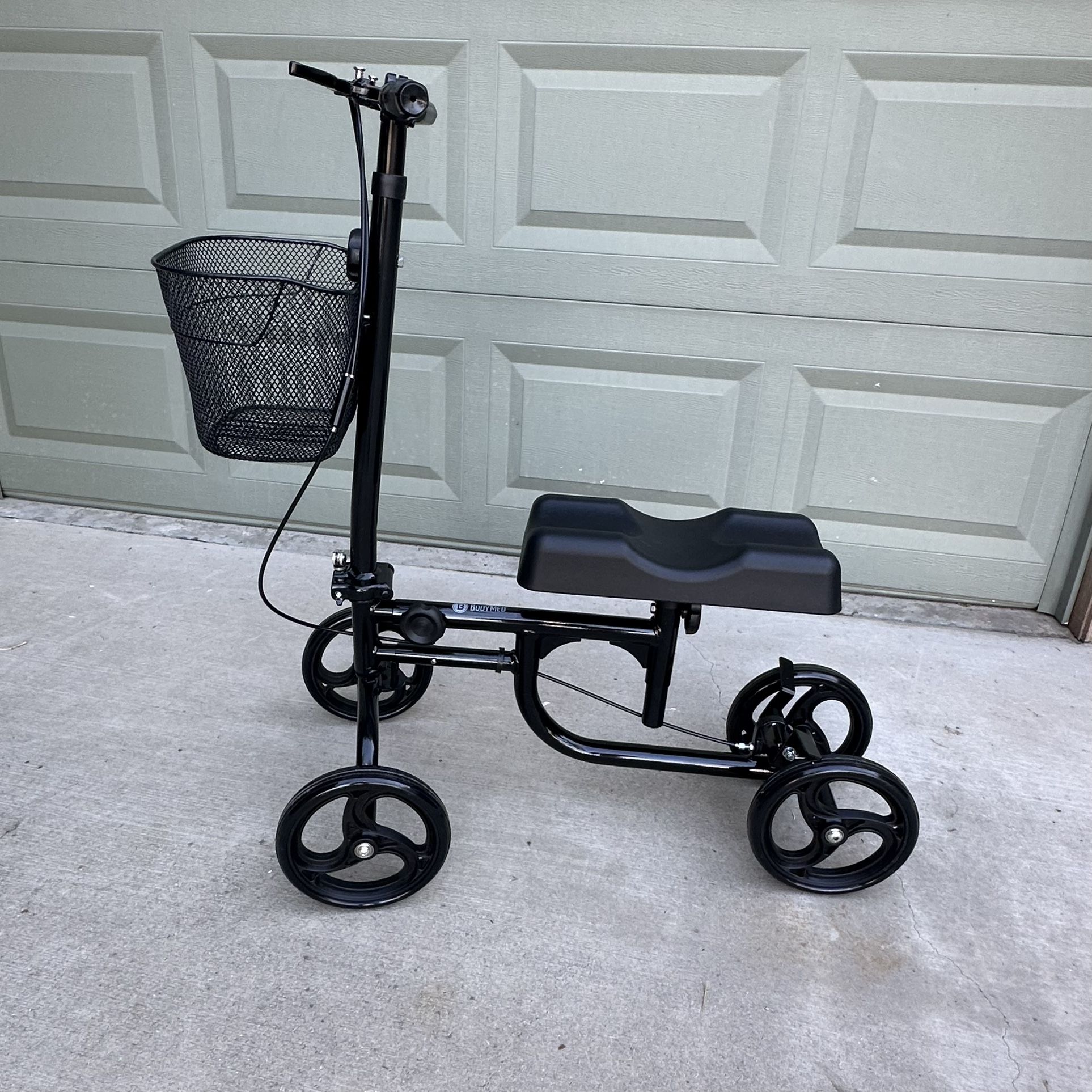 BodyMed Premium Knee Walker, Steerable for Foot Injuries - Adjustable Scooter with Dual Brakes & Metal Basket - Better Alternative to Crutches for Leg