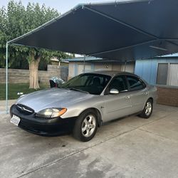 2000 Ford Taurus