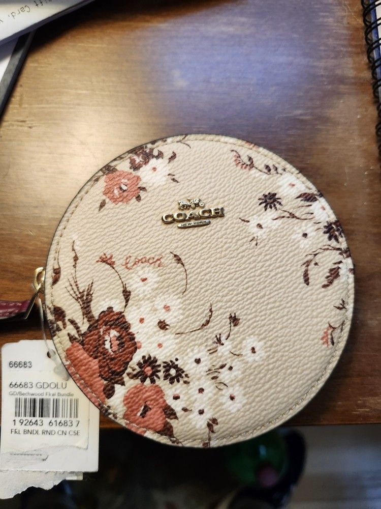 NWT: Coach Beechwood Floral Change Purse