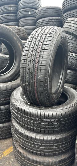 245/65R18 kumho vendo 4 llantas con 95% de vida las 4