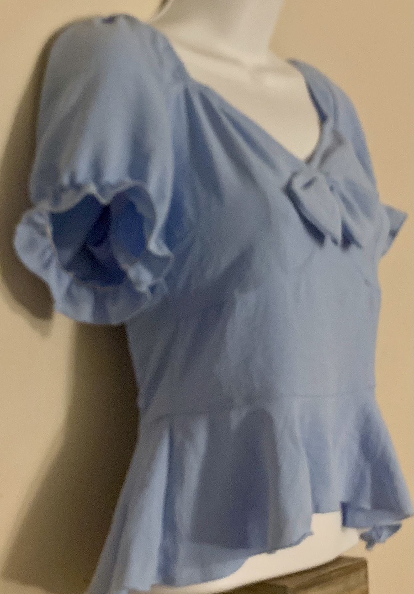 BRAND NEW CUTE WOMAN’S TOP, BLUE, Size small, Brand: SBetro, Never Worn