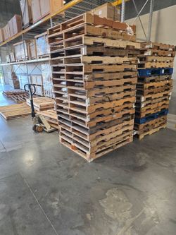 Used Wooden Pallets Lot
