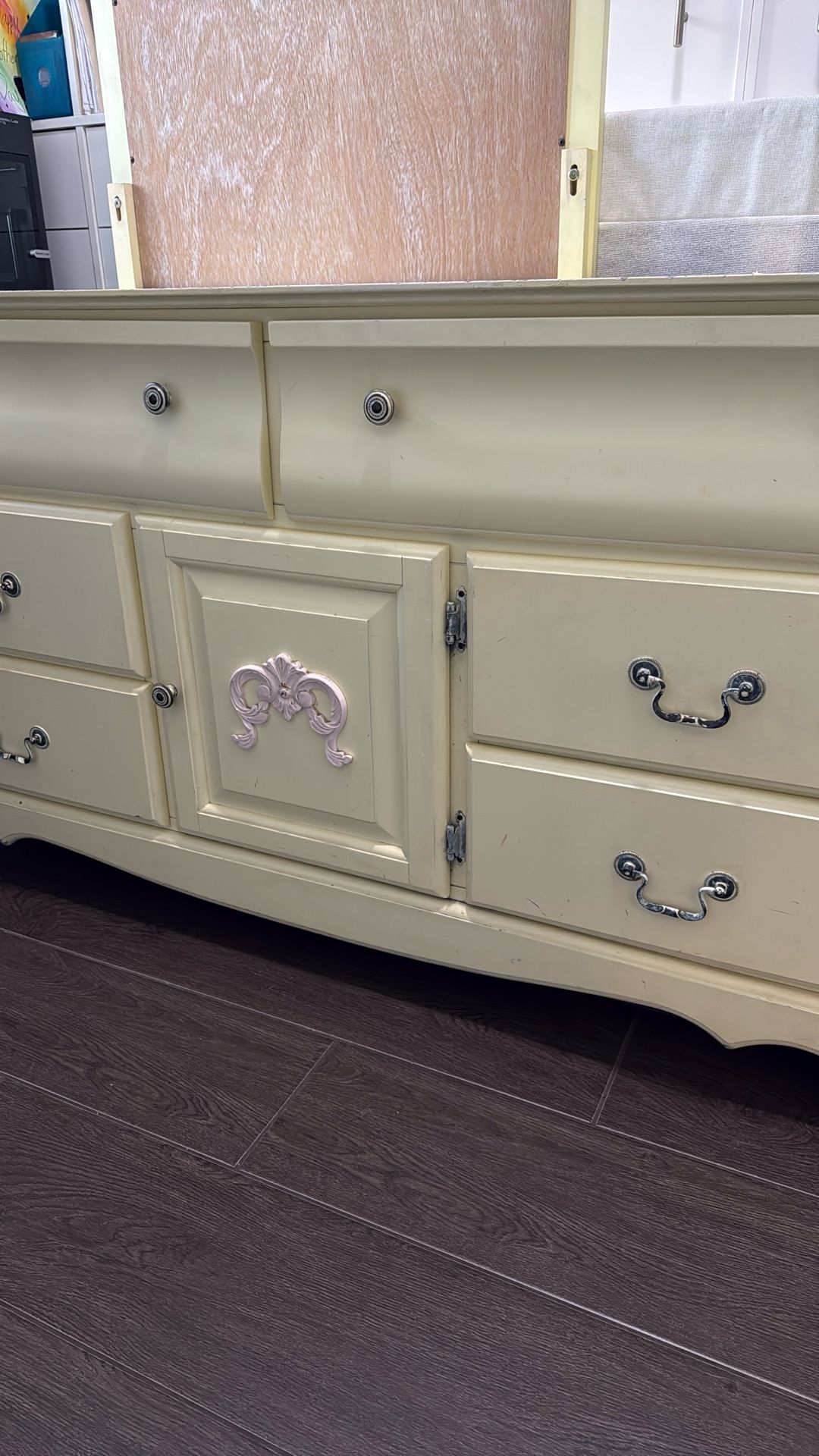 FREE BED SET TWIN WITH MATTRESS, DRESSER AND MIRROR