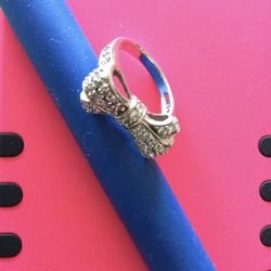 Classic ribbon 🎀 ring. Sterling Silver Jewelry with Crystals 💍  The  Ring  Size fits  # 7- 8  / welcome to visit for more jewelry 🎀💍