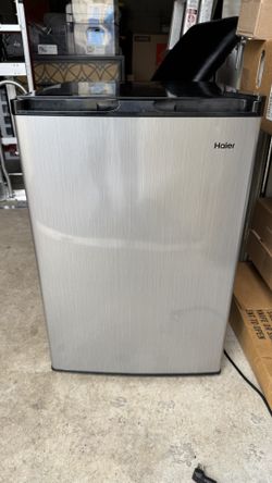 Haier Mini Fridge