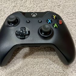 Xbox One Black Wireless Controller Model 1697 (240051) - OEM - Used 