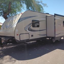 2018 Bullet Ultra Lite By Keystone With Large Slide Out 1 Owner 26ft