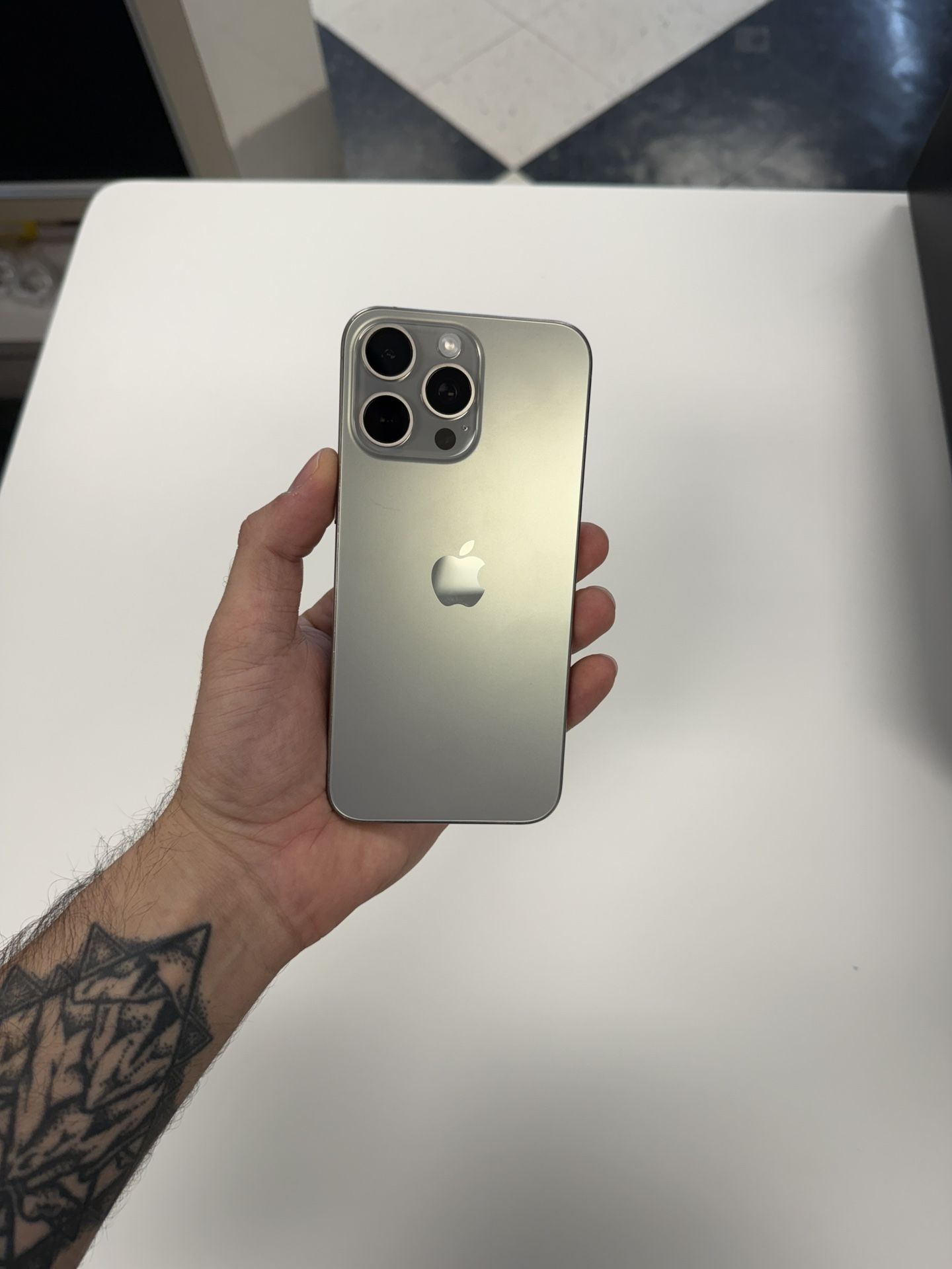 Apple Iphone 15 PROMAX 256GB NATURAL TITANIUM UNLOCKED