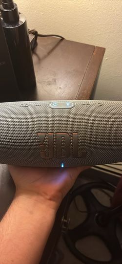 JBL Charge 5 Speaker (Tryna Trade For Some AirPods Max Gen 1 or 2)