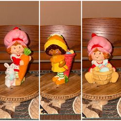 Strawberry Shortcake Figurine, READ Description
