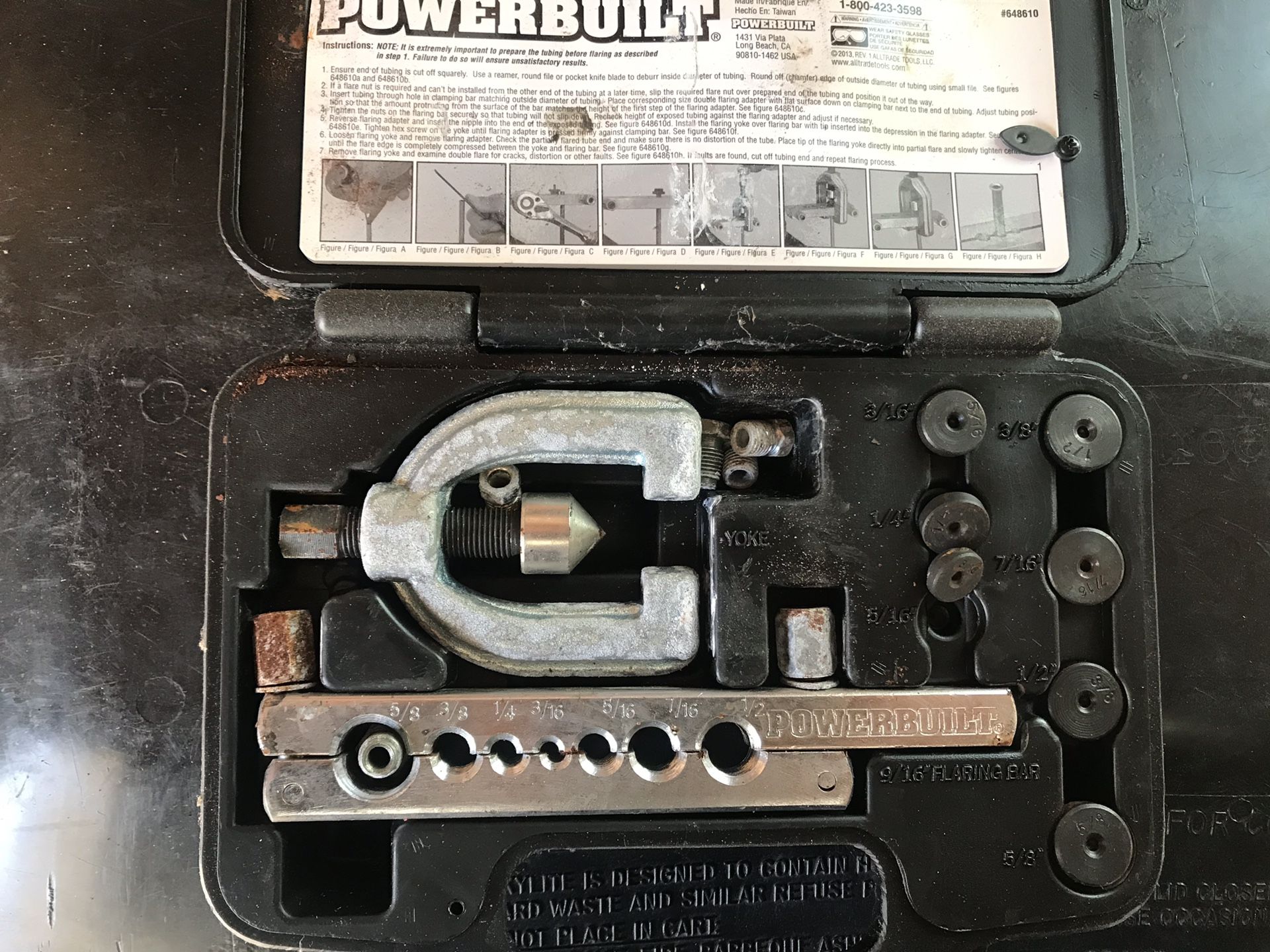 Tools (to fix brakes lines)