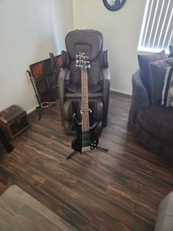 Ibanez  Electric Bass 🎸