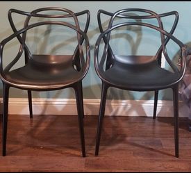 Retro chair. *MOVING SALE* best offers