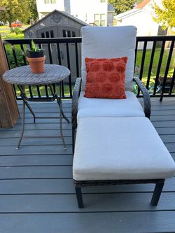 Adjustable Lounger ottoman and foldable side table