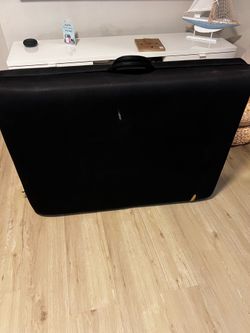massage Table