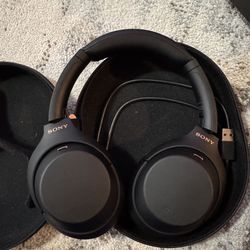 Sony XM4 Headphones