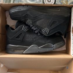 Black cats 4s size 8.5