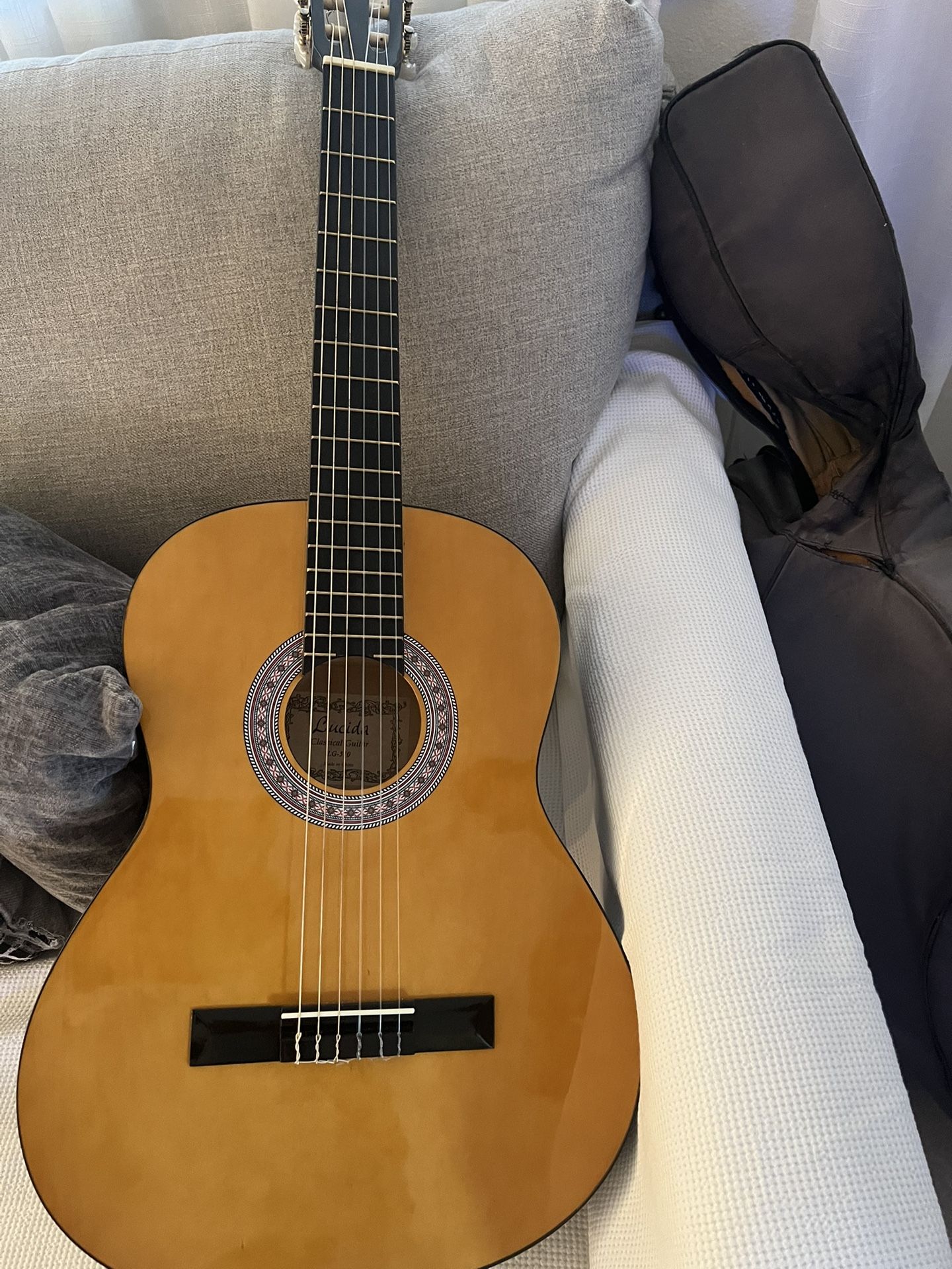 Guitar Classical Lucida
