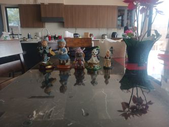1900s Old Figures