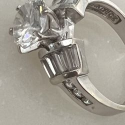 Ring ( Swarovski Crystal size 7 )