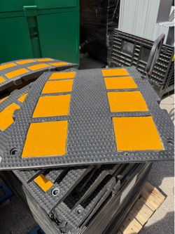 Global industrial speed ramp/bump