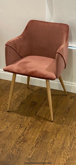 4 Dusty Pink Chairs