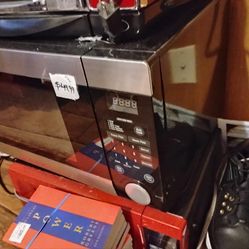 New condition microwave $55 no less