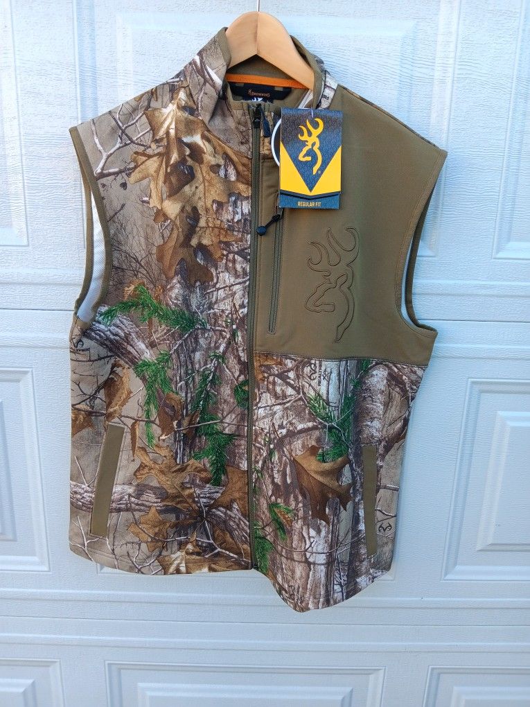 Large Camo Hunting Vest ! Size Large