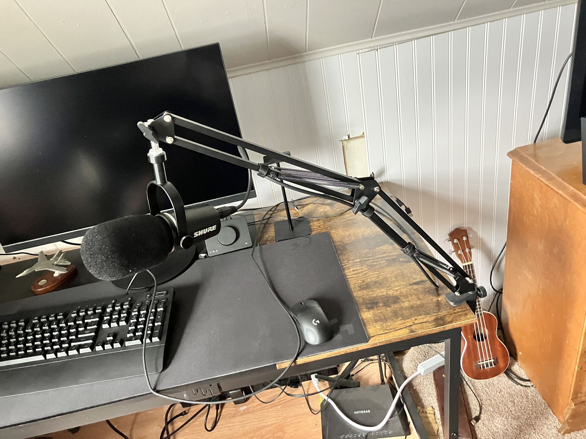 Shure MV7+ Podcast Mic + Elgato Wave XLR Interface