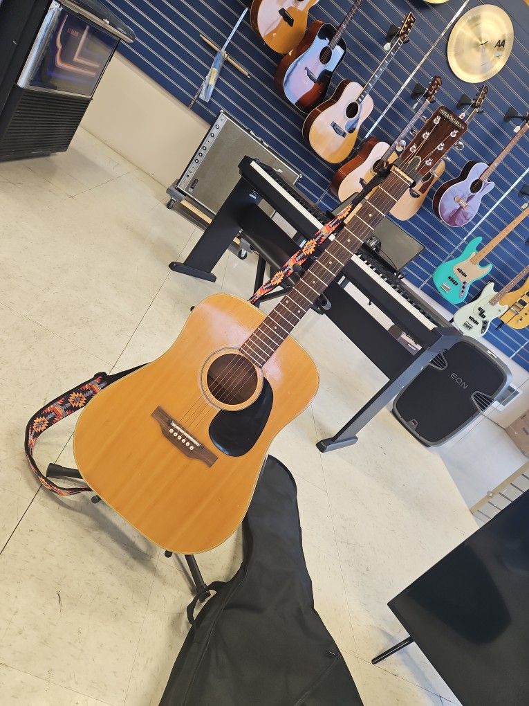 Madeira Early 1970's Japanese Production 6 String Acoustic Guitar with Gig Bag 814841-1