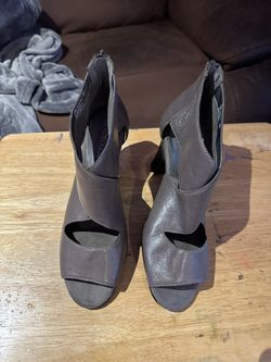 Gray Sandals, 9 1/2 
