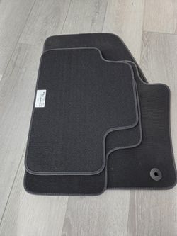 New Volvo OEM Floor Mat Set