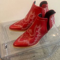 Boots Women’s Sz 39  Red With Design