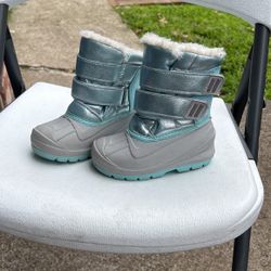 Snow Boots 