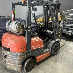 Toyota Forklift. Can Come With Warranty