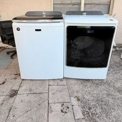 Set Washer and dryer Maytag top load