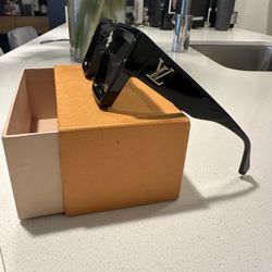 Louis Vuitton Cyclone Glasses